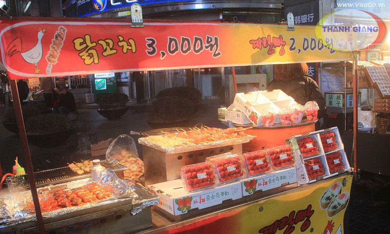 ẨM THỰC ĐƯỜNG PHỐ TẠI HONGDAE