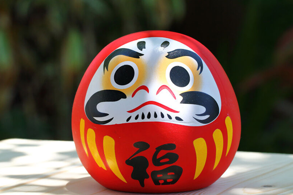 Búp bê daruma