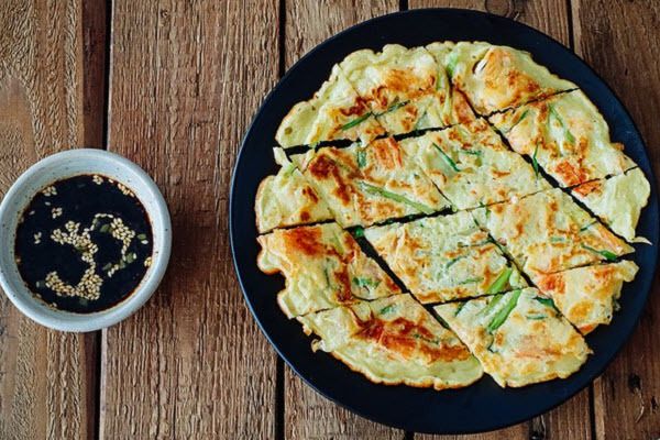 C&aacute;ch l&agrave;m b&aacute;nh m&igrave; H&agrave;n Quốc chi&ecirc;n h&agrave;nh