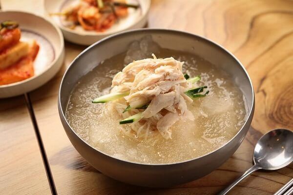 Mì lạnh Chogyeguksu