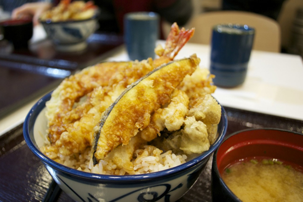 Món ăn kèm với tempura tedon