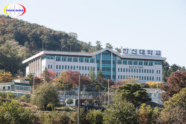 Tìm hiểu chung về trường Đại học Hanshin