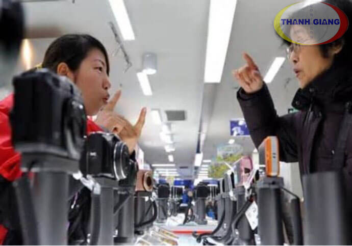 Khi Du học Nhật Bản kh&ocirc;ng n&ecirc;n mặc cả khi mua h&agrave;ng h&oacute;a
