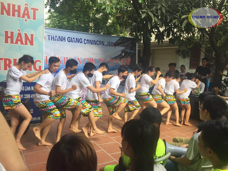Flastmost lớp ss Uyên
