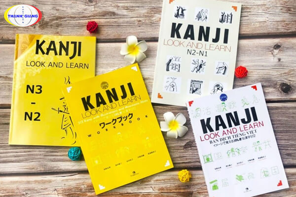 Sách học tiếng Nhật: Giáo trình học chữ Kanji Sách học tiếng Nhật: Giáo trình học chữ Kanji