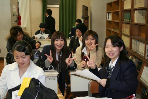 học viện ngoại ngữ kyushu