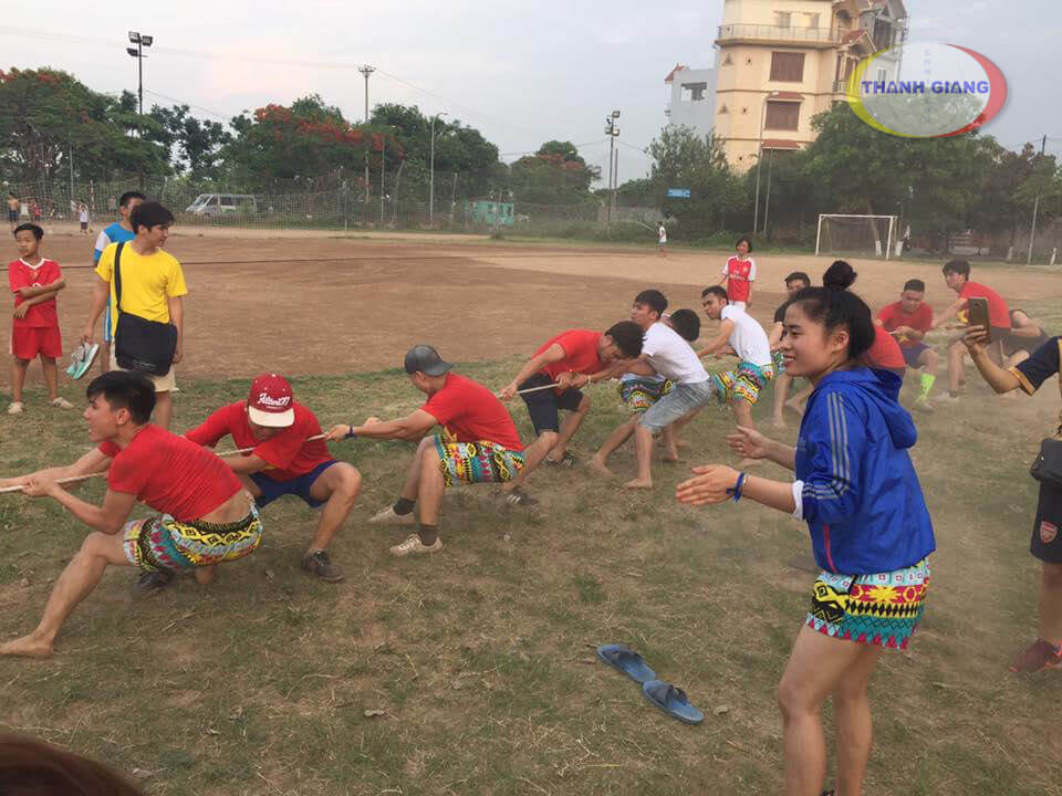Kéo co là phải quần hoa thế này