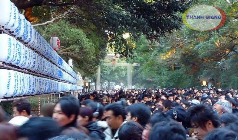 khai b&uacute;t tại Nhật