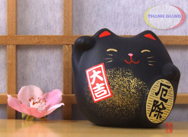 M&egrave;o thần t&agrave;i m&agrave;u đen