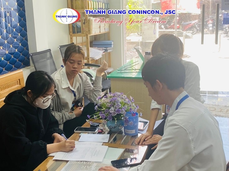 Nô nức học sinh nhập học trung tâm Thanh Giang đầu tuần mới