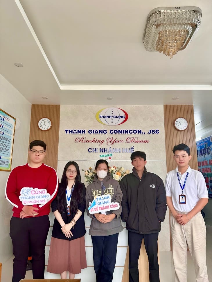 Nô nức học sinh nhập học trung tâm Thanh Giang đầu tuần mới