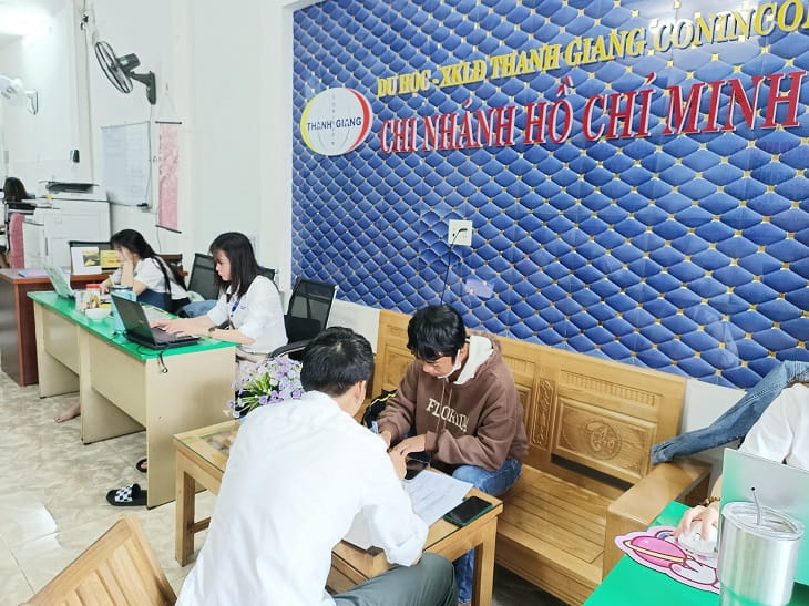 Nô nức học sinh nhập học trung tâm Thanh Giang đầu tuần mới