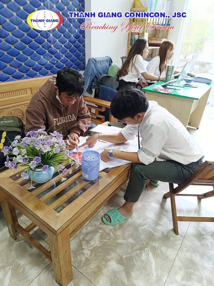 Nô nức học sinh nhập học trung tâm Thanh Giang đầu tuần mới
