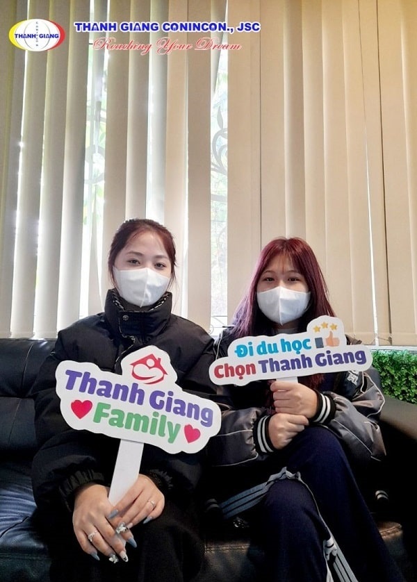 Tưng bừng đón học sinh mới nhập học trụ sở Thanh Giang sau Tết Quý Mão 2023