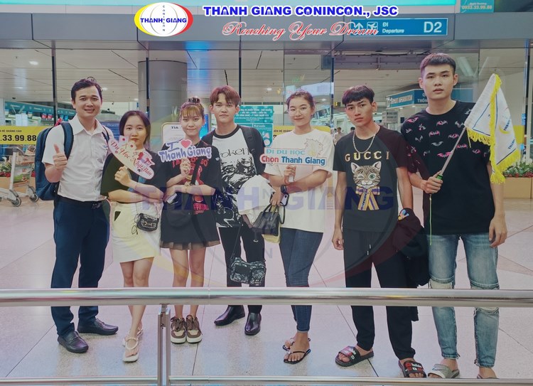 Nắng Hè Rực Rỡ Tiễn Chân Các Em Lên Đường Vươn Đến Ước Mơ Du Học Nhật Bản