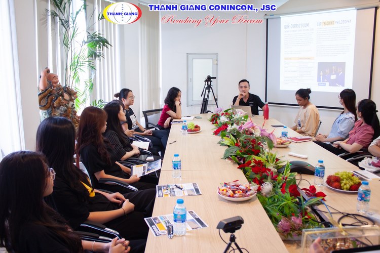 Hội thảo du học Canada tại Thanh Giang với Royal Crown School