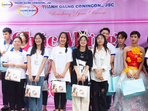 Bùng nổ sắc màu tài năng học sinh Thanh Giang chào mừng ngày 20-10