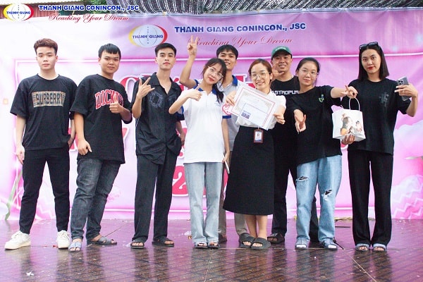Bùng nổ sắc màu tài năng học sinh Thanh Giang chào mừng ngày 20-10