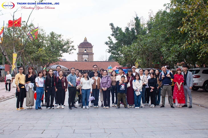 Thanh Giang tổ chức du xuân và lễ chùa đầu năm Giáp Thìn cho cán bộ nhân viên