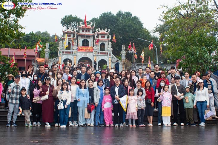 Thanh Giang tổ chức du xuân và lễ chùa đầu năm Giáp Thìn cho cán bộ nhân viên