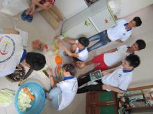 Cùng vào bếp nấu các món ăn