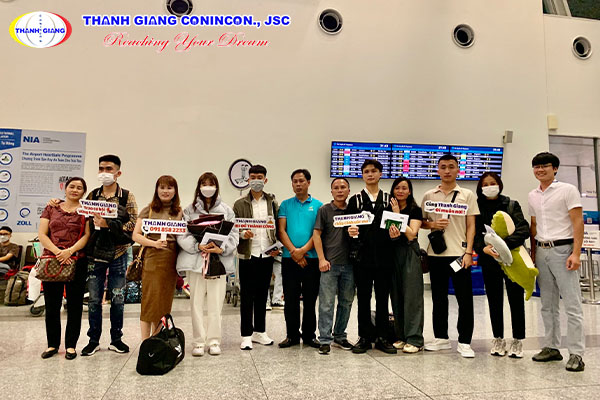 tiễn học sinh Thanh Giang du học Hàn Quốc