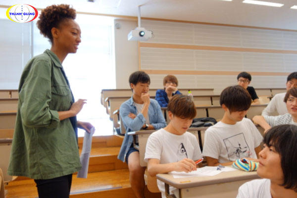 Trường Nhật ngữ Kyushu có những giờ học chuyên môn