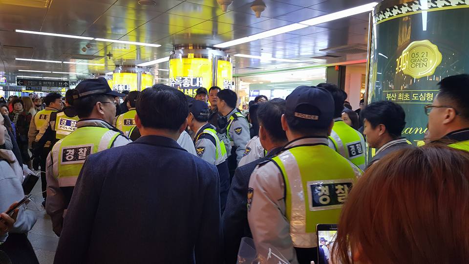 truy bắt người việt nhập cảnh tr&aacute;i ph&eacute;p