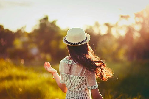 Khi người ta bán rẻ tuổi thanh xuân của mình