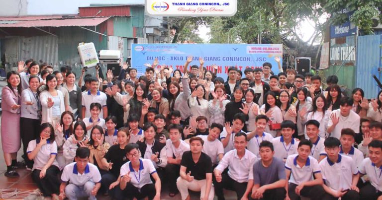 Ngoại khóa chia tay học viên xuất cảnh tháng 4 tại Thanh Giang