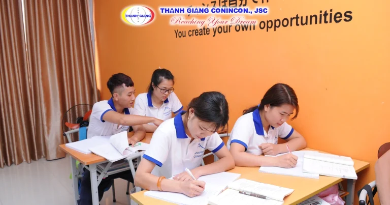 Giờ học tiếng Nhật tại Thanh Giang giúp học viên làm quen trước với nhịp học ở Nhật