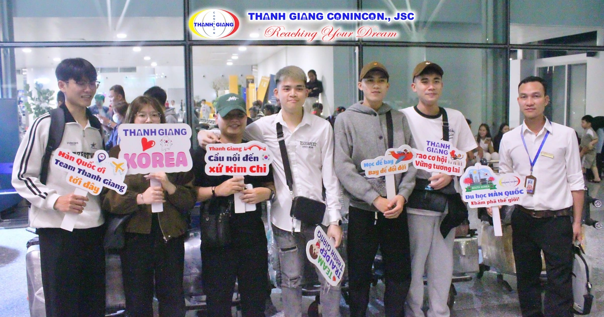 Học viên Thanh Giang tại sân bay trước chuyến bay sang Hàn Quốc du học