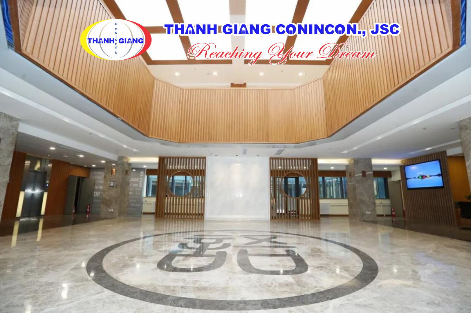 Sảnh chính hiện đại với biểu tượng đặc trưng tại Đại học Ngôn ngữ Bắc Kinh