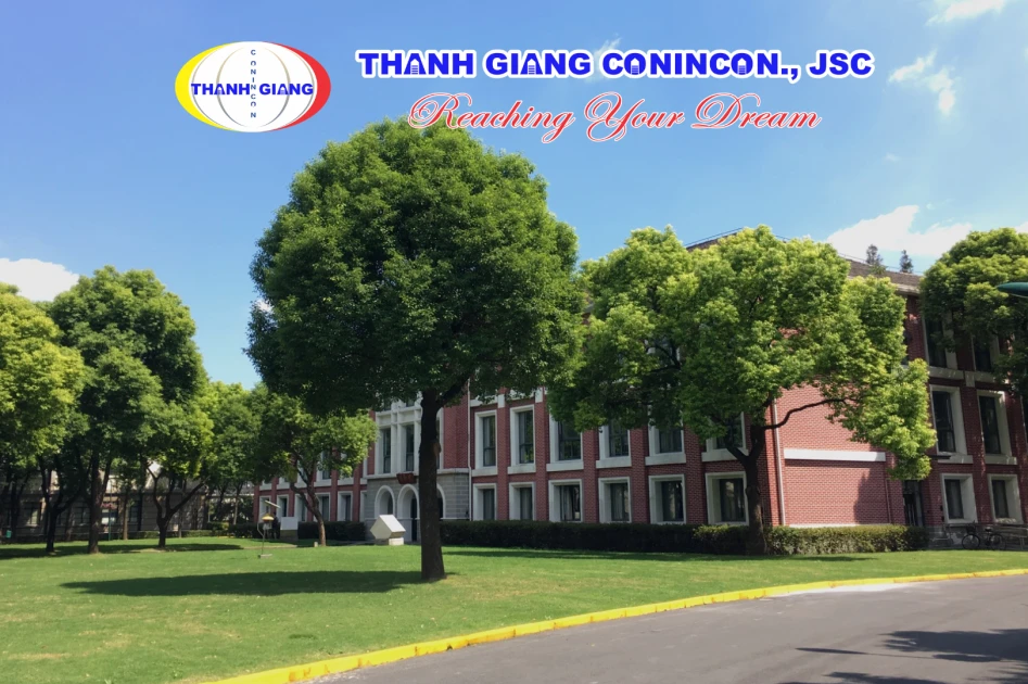 Không gian xanh trong khuôn viên  Đại học Tài Chính Kinh Tế Thượng Hải