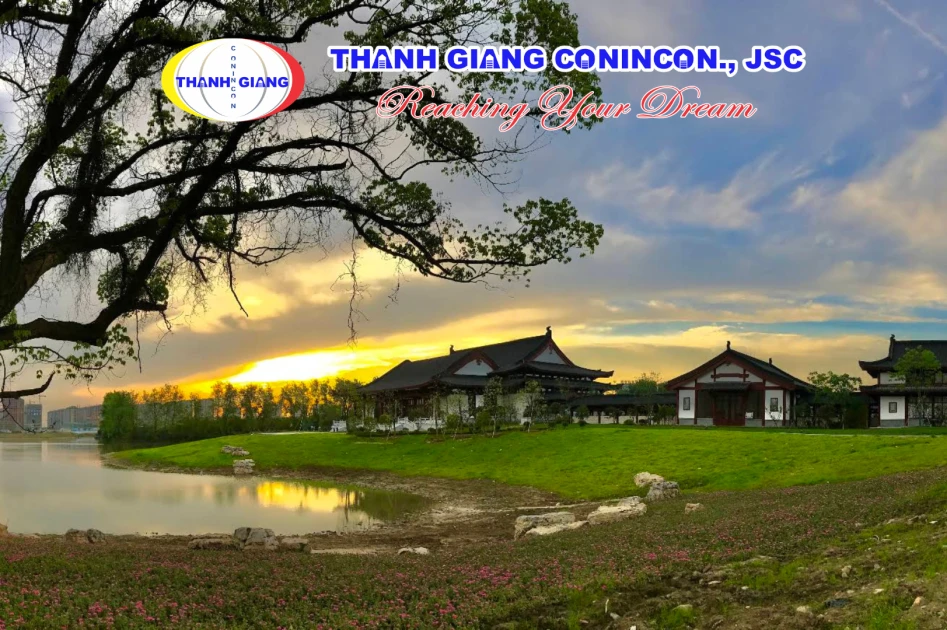 Hoàng hôn tĩnh lặng bên hồ Khải Chân tại Đại học Chiết Giang