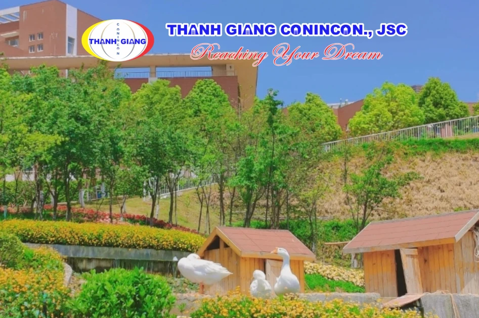 Cảnh quan thiên nhiên thanh bình và gần gũi tại Đại học Vân Nam