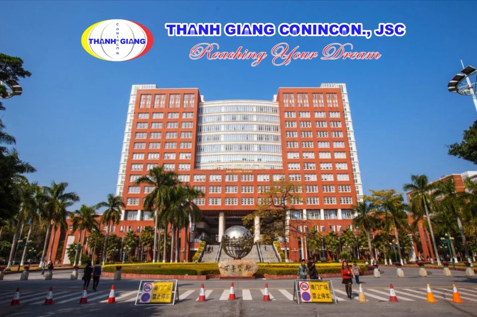 Tòa nhà giảng đường chính của Đại học Ký Nam