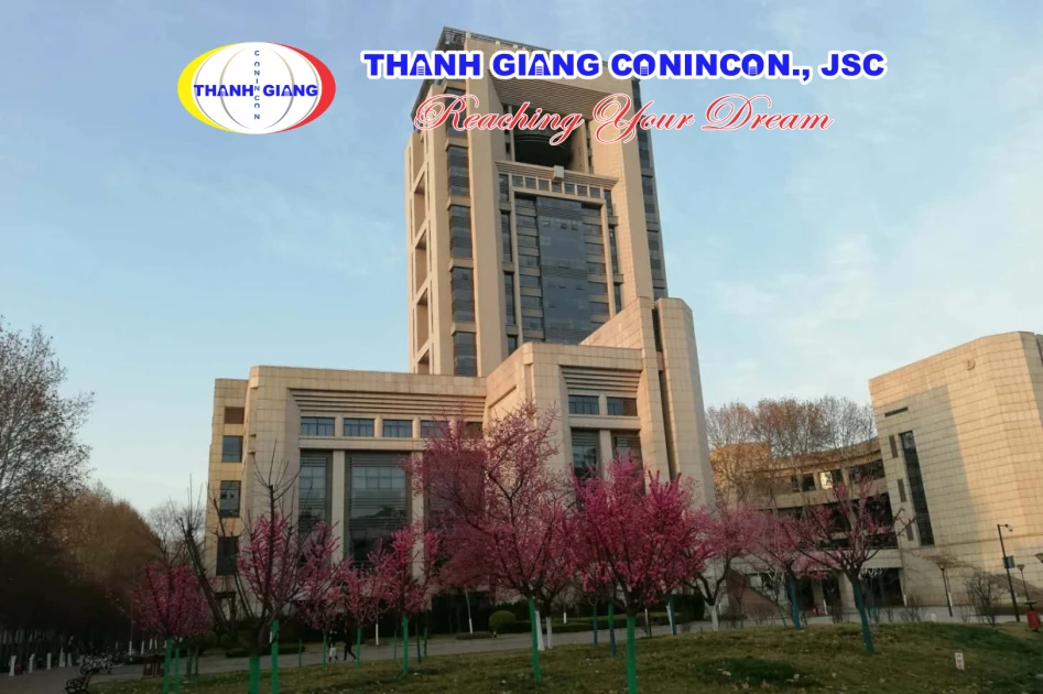 Tòa nhà kiến trúc đặc trưng trong khuôn viên Đại học Giao thông Tây An