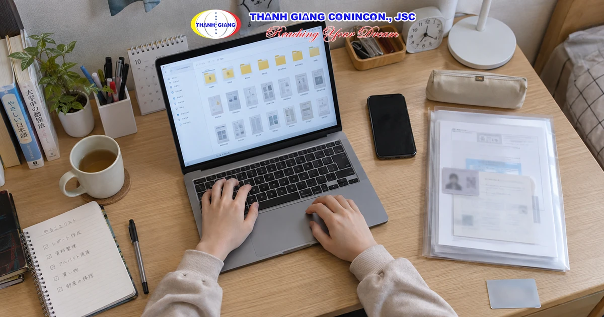 Du học sinh Nhật Bản lưu bản sao hộ chiếu và giấy tờ quan trọng an toàn để phòng trường hợp thất lạc.