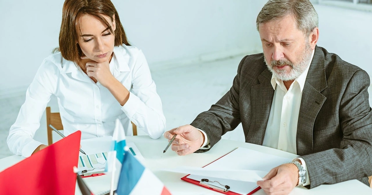 Buổi tư vấn giấy tờ về quyền lợi người lao động